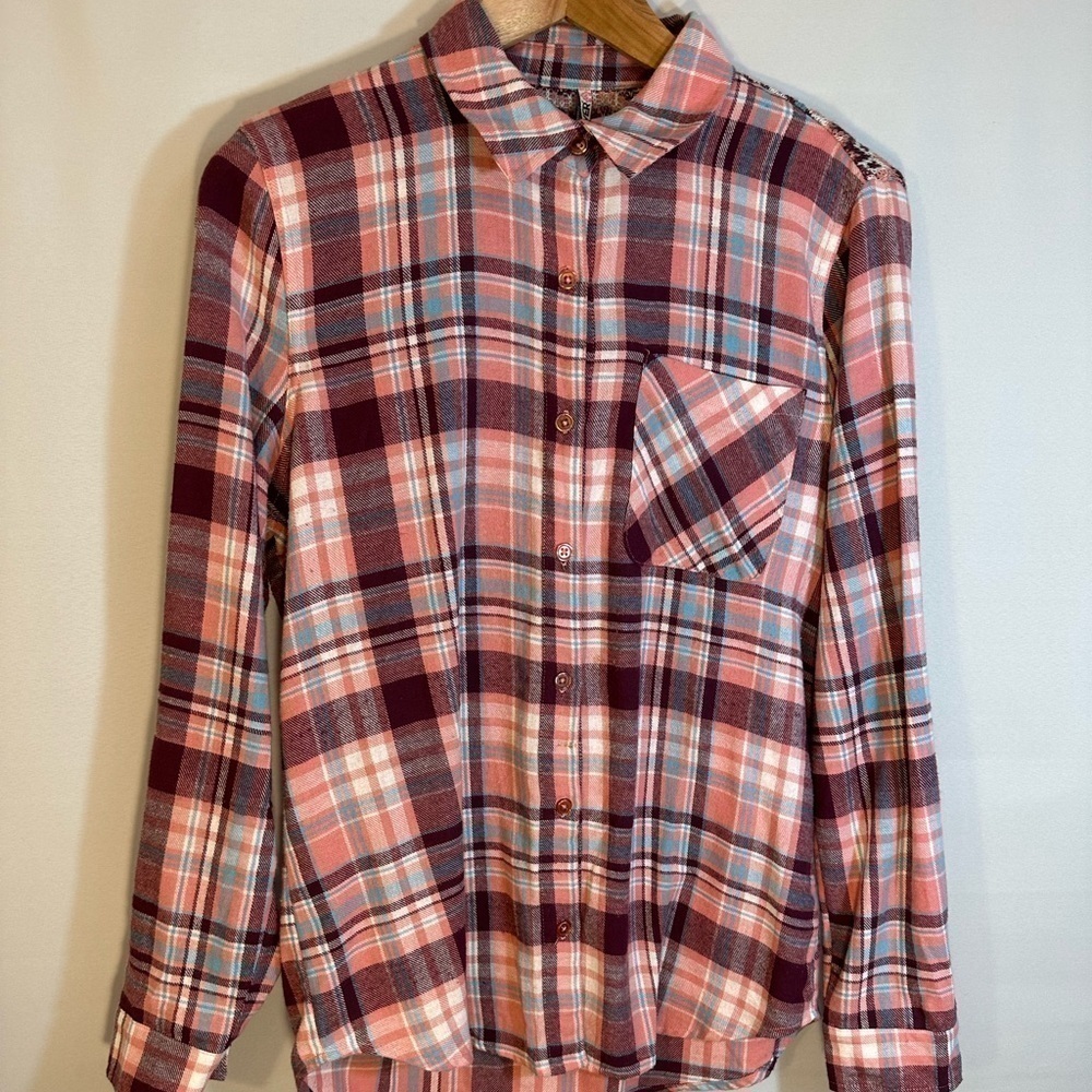 Wallflower Long Sleeve Western Cowgirl Shirt Size M Plaid Button Up Crochet Back